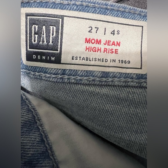 GAP High Rise Mom Jean Denim Jeans Size 4 short - Picture 5 of 9